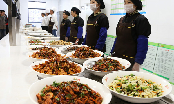 佛山時(shí)時(shí)鮮：淺談蔬菜配送公司怎么做好學(xué)校食堂蔬菜配送？